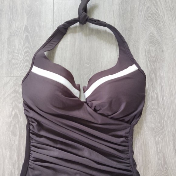 MagicSuit Notch Detail Halter Top One Piece Swimsuit Size 8 DD - Picture 3 of 13